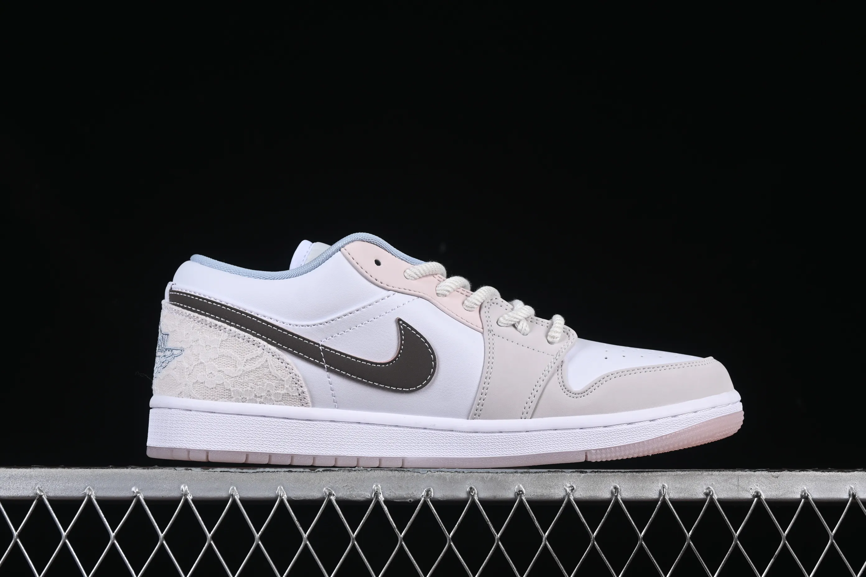 All categories Air Jordan Jordan series basketball shoes Air Jordan 1 Low Air Jordan 1 Low AJ1 Joe 1 carved powder low-top cultural casual sneakers IB8859-101